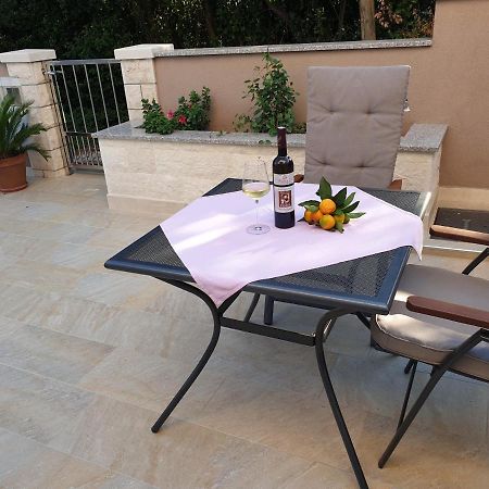 Marilu Apartment Korcula Town Bagian luar foto